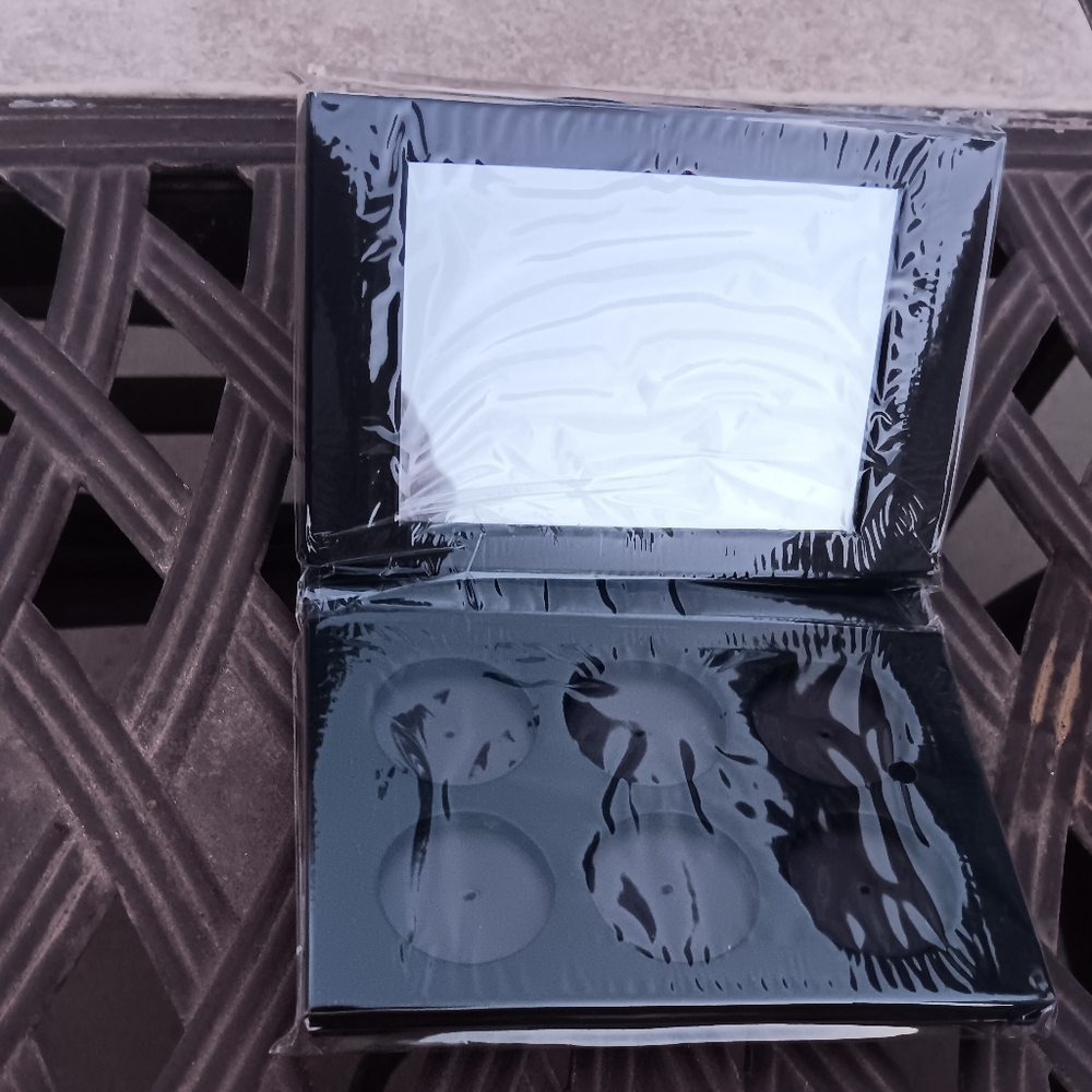 Empty Magnetic Palette#7  10pcs-Blush/Eyeshadow 6 Small Pans-With Mirror. - Picture 2 of 3